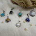 colgantes de piedras y plata